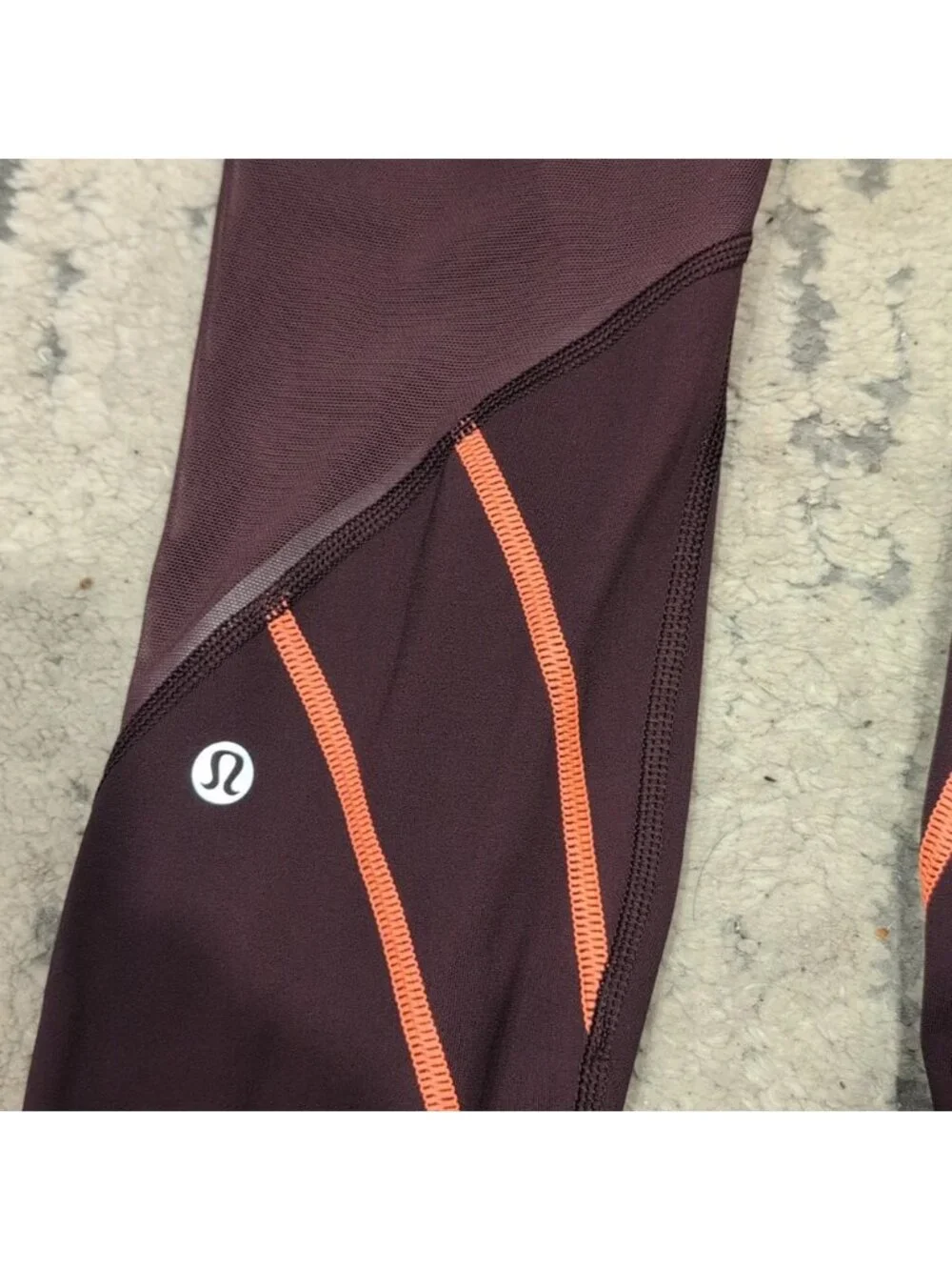 Lululemon All Meshed Up 7/8 Tight Bordeaux Drama / Flash Light